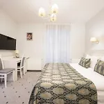 Art Aparthotel 3*